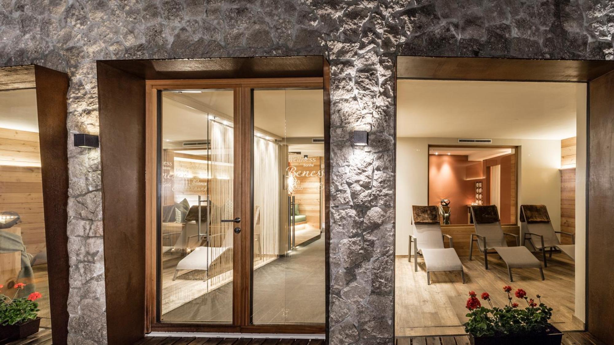 Miraval Naturhotel Badia  Luaran gambar