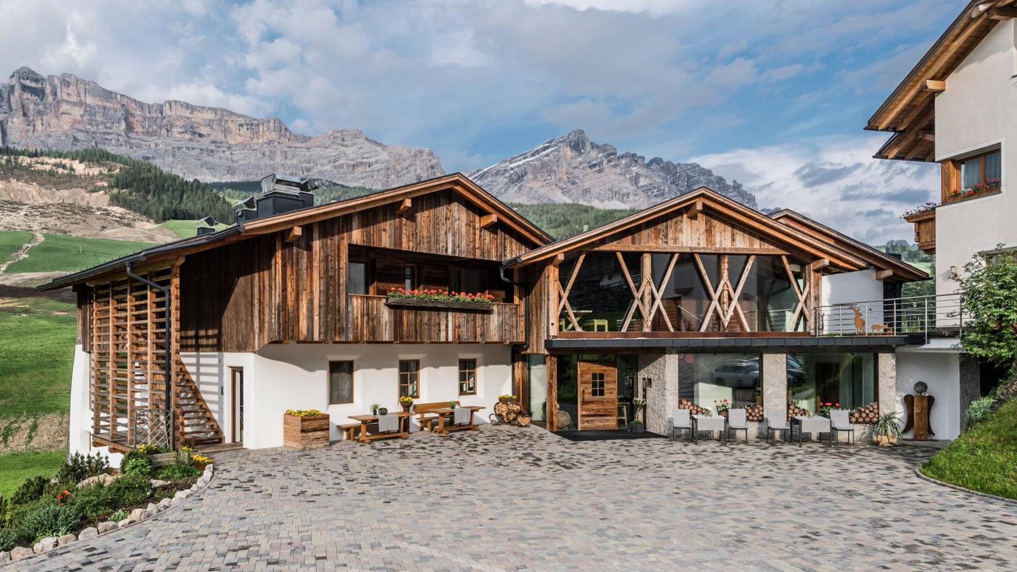 Miraval Naturhotel Badia  Luaran gambar